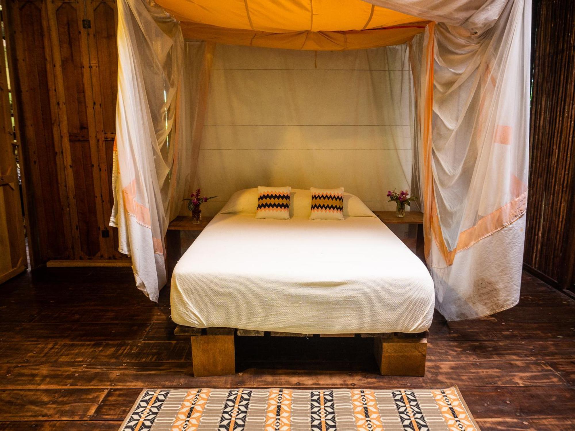 La Loma Jungle Lodge And Chocolate Farm Bocas Town Szoba fotó